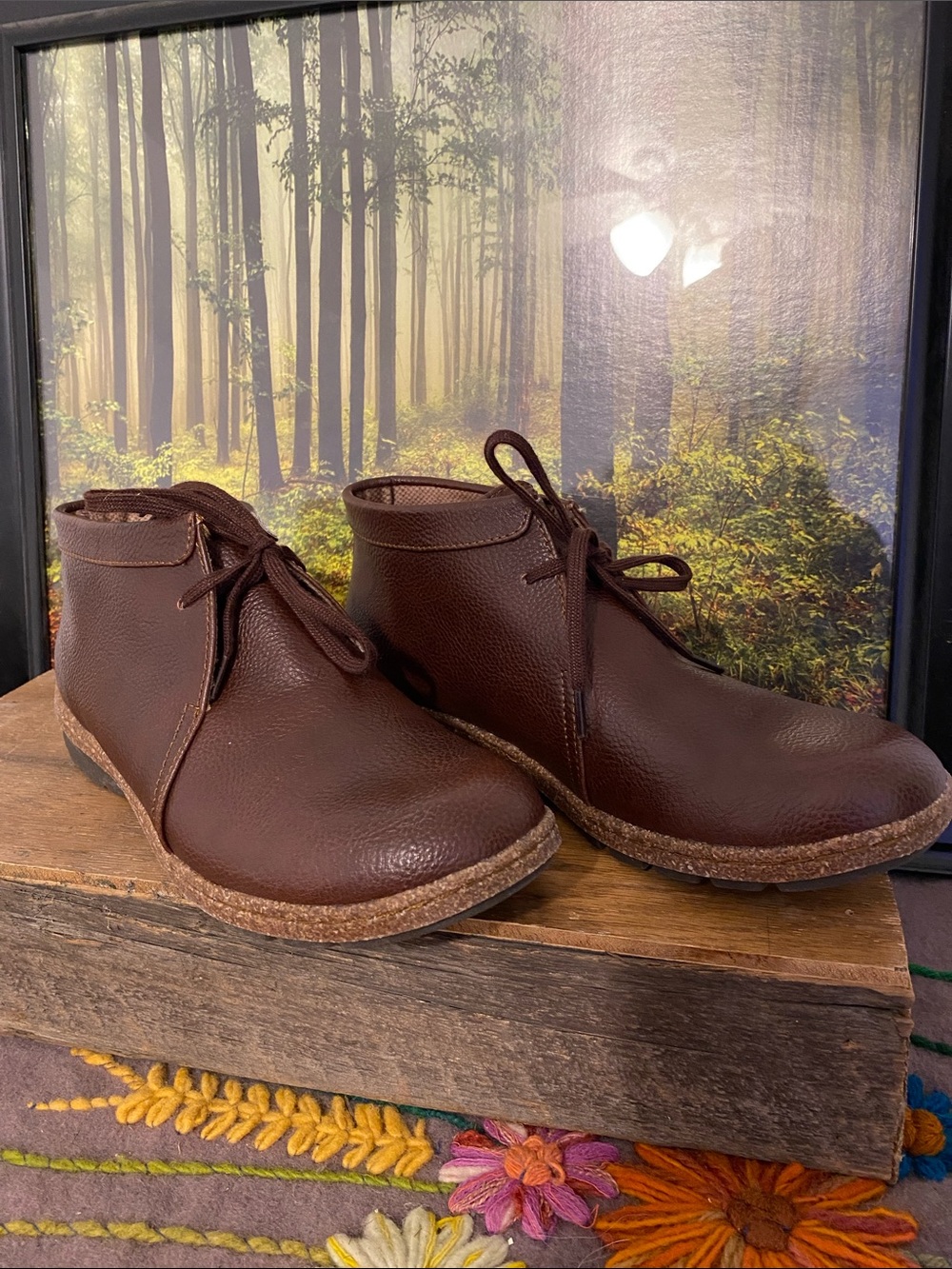 b.o.c. Dark Brown ankle shoes with minimal wear